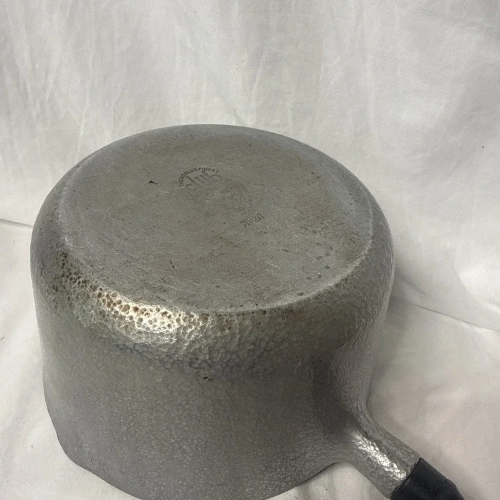 Vintage Club Aluminum Hammercraft 2-3 Qt Saucepan w Lid Wood Handle Mid Century